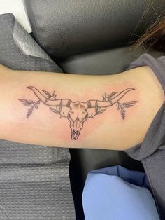 Longhorn Tattoo Forearm, Unique Medium Tattoo Ideas, Cow Horns Tattoo, Cowboy Cow Tattoo, Meaningful Country Tattoos, Cow Ear Tag Tattoo, Steer Head Drawing, Long Horn Back Tattoo, Cute Cowgirl Tattoos