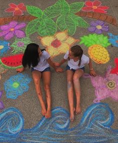 Sidewalk Chalk Art, Sidewalk Art, Artsy Photos, Artsy Pictures, Art Tumblr, Photos Originales, Chalk Drawings, Sidewalk Chalk, Bff Goals