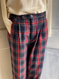 Classic Plaid Bottoms With Pockets, Classic Plaid Cotton Bottoms, Classic Plaid Bottoms With Welt Pockets, Retro Plaid Bottoms With Pockets, Vintage Plaid Pants For Fall, Vintage Plaid Bottoms For Work, Vintage High Waist Plaid Bottoms, Vintage Plaid Pants For Work, Vintage Wide Leg Plaid Bottoms