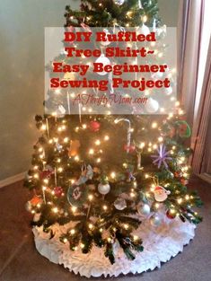 a christmas tree with the words diy ruffled tree shirt - easy beginner sewing project