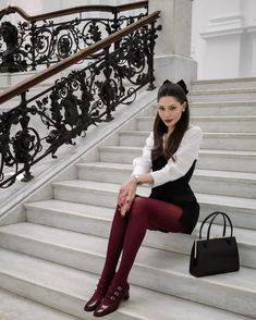 Carel Paris, Trendy Christmas Outfits, Skirt Outfits Fall, Skandinavian Fashion, Chique Outfits, Looks Street Style, Dinner Outfits, Casual Fall Outfits, Winter Fashion Outfits