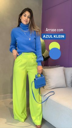 Combinação chic e estilosa para fazer com uma calça lima (neon) Neon Outfits Casual, Outfits Con Azul Rey, Neon Colors Outfits, Bright Colour Outfit, Green And Blue Outfit, Blue And Green Outfit, Neon Outfit Ideas, Color Block Outfits