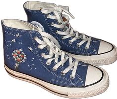 Casual Sneakers With Appliques For Summer, Casual Summer Sneakers With Appliques, Casual Sneakers With Spring Appliques, Spring Casual Sneakers With Appliques, Blue Converse Embroidery Ideas, Casual Embroidered Converse Sneakers, Converse Sneakers With Floral Embroidery Round Toe, Starry Night Converse, Converse Sneakers With Floral Embroidery For Spring