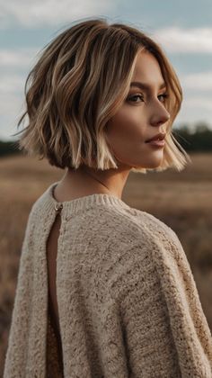 Short Bob Hairstyles Layered Bob Hairstyles Short, Hair Bangs And Layers, Short Hair Dos, Short Layered Bob, Bangs And Layers, Grown Out Pixie, Trendy Bob, Short Layered Bob Hairstyles, Bob Cuts