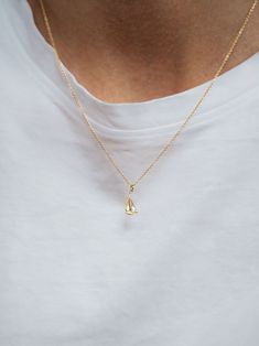 Set sail into a sea of summer adventures with our charming sailboat necklace. Wear it as a symbol of freedom, exploration, and the joy of embracing new experiences. Material CZs set in 14k gold vermeil 16" extra fine chain + 2" extender Details Each piece of Leah Alexandra jewellery is handmade in her Vancouver beachside studio. Only the finest materials are used, including 14k gold fill, sterling silver, and carefully selected semi-precious stones and pearls. Care When not being worn, always ke Sailboat Jewelry, Birthday Shopping List, Sailboat Necklace, Wishlist Christmas, School Swag, Hand Jewelry Rings, Symbol Of Freedom, Coastal Jewelry, New Experiences