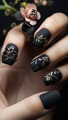 Black And White Summer Nails, Minimalist Christmas Nails, Mani Pedi Ideas, Manicure Nail Designs, Sassy Nails, Trending Nails, Fancy Nails Designs, Gold Nail, Nail Fashion