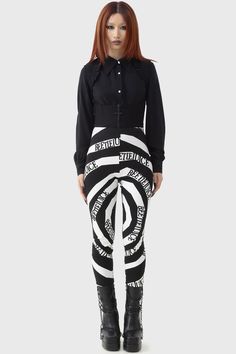 VERTIGO SPIRAL.- Official licenced Beetlejuice product.- Soft, stretch cotton.- Statement spiral graphic.- Elasticated waistband.- Fitted.With KILLSTAR branding, 94% Cotton 6% Elastane.Machine wash cold (30°c) / Do not bleach / Do not tumble dry / Iron at low temperature / Do not dry clean. Imported.@ WARNER BROS. Entertainment Inc. Stretch Cotton Bottoms With Graphic Print, Cotton Stretch Leggings For Streetwear, Stretch Cotton Leggings For Streetwear, Fitted Black Bottoms With Graphic Print, White Fitted Cotton Leggings, Fitted White Cotton Leggings, Fitted Graphic Print Leggings For Streetwear, Fitted Graphic Print Pants For Streetwear, Fitted Pants With Graphic Print For Streetwear