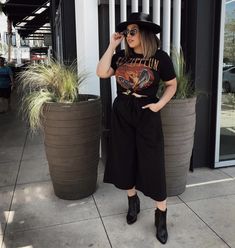 Plus Size Rocker, Plus Size Grunge Outfits, Grunge Outfits Plus Size, Electro Festival Outfit, Concert Outfit Plus Size, Grunge Haircut, Haircut 2020, Plus Size Grunge, Outfits Curvy