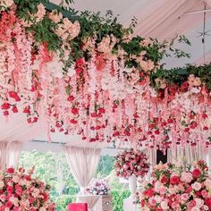 Red And Pink Wedding Theme Decor, Red Spring Wedding, Pink And Red Wedding Theme, Pink Wedding Color Scheme, Red Indian Wedding, Crete Wedding, Red And Pink Wedding