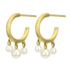 Add a touch of glamour to your look with these stunning hoop earrings. Crafted in 18k yellow gold, they feature three pearl dangles and a brushed finish for a unique and stylish look. Perfect for any occasion. Hexagon Diamond, Tiny Hoop Earrings, Jewelry Appraisal, Engagement Ring Guide, Pearl Hoop Earrings, Diamond Hoop Earrings, Pearl Charms, Pear Shaped Diamond, Fine Jewellery Earrings