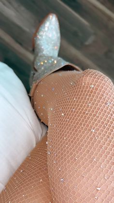 Sparkly Cowgirl Aesthetic, Midnights Era Tour Outfit Ideas, Pride 2024 Outfits, Glitter Outfit Ideas, Sparkly Concert Outfit, Glitter Party Outfit, Sparkly Cowgirl, Rhinestone Fishnet Tights, Sparkle Aesthetic