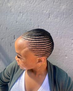 Snoopy Hairstyles With Natural Hair, Snoopy Hairstyles For Black Women, Natural Hair Cornrow Styles Black Women, Straight Up Cornrows Black Women, Freehand Cornrows, Snoopy Hairstyles, Small Lines Hairstyle, Freehand Hairstyle For Black Women, Small Lines Cornrows With Natural Hair