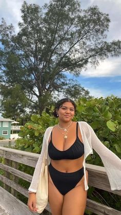 Black Bikini Beach Photo | Beach Vacation Outfits Plus Size #SeasideStyle #ResortwearIdeas #PalmtreesStyle #OceanViewsFashion Beach Outfits Medium Size, Vacation Outfits Beach Midsize, Sports Bra Beach Outfit, Vacation Outfit Ideas Midsize, Summer Beach Outfit Midsize, Bathing Suit Ideas For Plus Size, Curvy Tropical Vacation Outfits