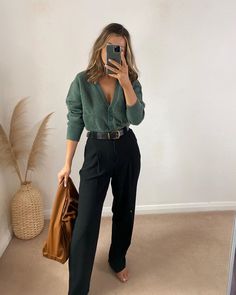 Business Casual Trendy, Bank Job, Casual Work Outfits Women, Office Casual Outfit, Professional Outfits Women, Business Outfits Women, Stylish Work Attire, Business Casual Outfits For Women, Corporate Outfits