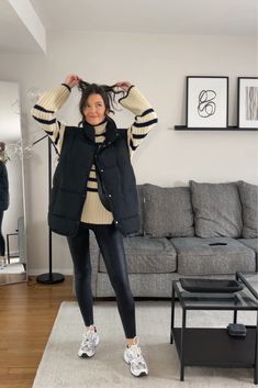 Turtle Neck Vest Outfit, Oversized Turtleneck Outfit, Turtle Neck Sweater Outfits, Turtle Neck And Sweater, Trendy Fall Outfits 2024, Oversized Turtleneck Sweater Outfits, Turtleneck Under Sweater, Turtleneck Outfit Winter, Turtle Neck Sweater Outfit