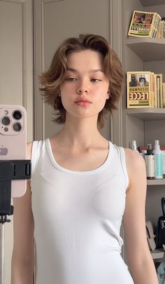 Dixie Cut Hair, Dixie Cut Hair Short, Awkward Hair Length, Best Haircut For Women, ليلي كولينز, Hair Styles For Girls, Haircut For Big Forehead, Shortish Hair, Best Haircuts For Women