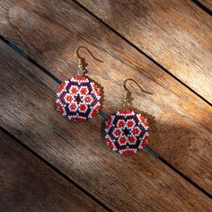 Pair of earrings hand-woven by me with Miyuki beads (Japanese glass beads) and a stainless steel frame Handwoven Drop Earrings For Gifts, Handwoven Drop Beaded Earrings Gift, Traditional Nickel-free Beaded Earrings As Gift, Handwoven Drop Earrings As Gift, Handwoven Round Beads Earrings As Gift, Gift Handwoven Adjustable Beaded Earrings, Handmade Round Czech Glass Beaded Earrings, Traditional Round Beaded Earrings Gift, Traditional Round Beaded Earrings For Gift