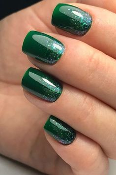 Green Manicure, Christmas Nails 2023, Dark Green Nails, Green Nail Designs, Verde Smeraldo, Christmas Gel Nails, Nagel Tips, Gel Nail Colors, Cute Gel Nails