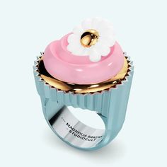 And as I slipped this buttercream beaut on my finger, I couldn’t help but wonder… could life really be this sweet? And yes. Yes, it could. Brought to you in collaboration with Magnolia Bakery. Available in sizes US 5 - US 12 / Jewelry-grade 316L Stainless Steel / Tarnish-free / Designed in NYC Cupcake Ring, Flower Core, Adventure Core, Cupcake Accessories, Pink Buttercream, Fancy Glasses, Magnolia Bakery, Magnolias Bakery, Daisy Ring