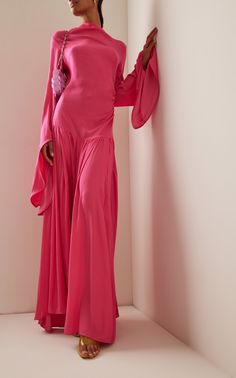 Long Maxi Dress Formal, Maxi Dress Outfit Summer, Silk Fashion, Elegant Outfit Classy, Modest Summer, Maxi Dress Outfit, Outfit Red, Maxi Dress Wedding