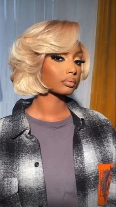 Blonde Short Hairstyles Black Women, Marylin Monroe Hairstyle Black Women, Brazilian Hairstyles, Blonde Bob Wigs, October Vibes, Trendy Bob, Face Cake, Curly Styles, Hair Pics