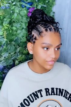 23. Criss Cross Knotless Braids Bun: Keep your hair neat and stylish with a graceful bun, accentuated with side stitches. Side Stitch, Braided Bun, Twist, Braids, Wonder, Hair