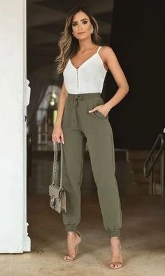 Mode Casual, Casual Chic Outfit, Green Pants, Business Casual Outfits, Cute Casual Outfits