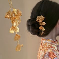 Chinese Bride Hair Accessories, Gold Flower Hair Pin, Chinese Hair Pins Sticks, Chinese Traditional Jewelry Hair Accessories, Ancient Chinese Hairpin, Hairpin Accessories, Wedding Notes, Golden Flower, New Chinese Style