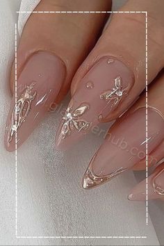 21 Trendy Almond Nails Style: 1. French 2. Ombre 3. Nude 4. Pastel 5. Metallics 6. Marble 7. Gradient 8. Matte 9. Floral 10. Neon diy and tips Maxi Dress Summer Casual, Graffiti Nails, Dress Summer Casual, Metallic Rose Gold, Blush Nails, Classy Acrylic Nails, Soft Nails, Classy Nails