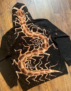 Brown Bleached Shirt, Bleach Art Hoodies, Spiderman Bleach Hoodie, Painting On A T-shirt, Jumper Design, Painted Shirt Designs, Bleach Designs On Clothes, Bleach Dye Sweatshirt, Moth Bleach Design