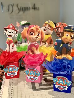 paw patrol party favors are on display at the store