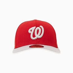 With New Era hats, light up your team spirit and wear your support for your favorite league with pride.This Washington Nationals hat is designed in a striking two-tone colorway, featuring the team’s signature logo prominently on the crown. The red crown and white-edged grey visor perfectly complement the hat’s overall look, embodying the passion and style of the Nationals. The back displays the MLB Batterman logo, while the side is branded with the New Era logo for authenticity and team pride. M Red Sporty Hat For Sports Events, Sporty Red Fitted Hat For Sports Events, Red Sporty Fitted Hat For Sports Events, Red Sporty Fitted Hat For Fans, Sporty Red Baseball Cap, Red Collegiate Fitted Hat For Baseball Season, Red Collegiate Fitted Hat For Sports, Red Sports Fan Fitted Cap, Red Fan Merchandise Fitted Cap