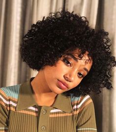 Winter Lip Color, Curly Hair Trends, Amandla Stenberg, Long Hair Tips, Glossy Hair, Celebrity Makeup Artist, Beautiful Curls, Penteado Cabelo Curto, Hair Food