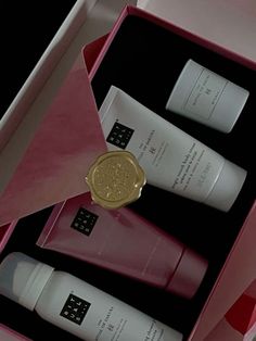 Rituals Aesthetic, Rituals Skincare, Selfcare Essentials, Rituals Cosmetics, Ritual Of Sakura, Rituals Products, Bath & Body Gift Set, Body Mousse, Shower Skin Care