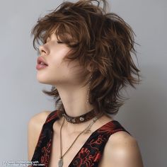 50 ideias para penteados curtos e desgrenhados Shag Hairstyle, Messy Haircut, Short Shag Haircuts, Romantic Curls, Short Shag Hairstyles, Shaggy Haircuts, Short Shag, Shag Hairstyles