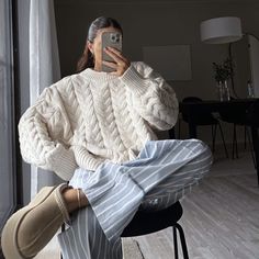 Sweater With Boots Outfit, Turtleneck Sweater Outfits, Layered Winter Outfits, Turtleneck Sweater Outfit, Chunky Knit Sweaters, Short Sweater Dress, Dresses Amazon, Winter Sweater Outfits, Cosy Outfit