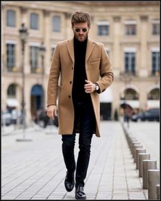 Camel Coat Outfit, Poses Portrait, Men's Trench Coat, Trench Coat Outfit, Tan Coat, Outfit For Men, Mens Fashion Smart