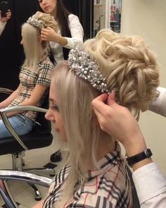 Hair Movie, Down Hairstyles For Long Hair, Bridal Hair Tutorial, Quinceanera Hairstyles, Hair Upstyles, Short Wedding Hair, Bride Hairstyles, Hair Videos