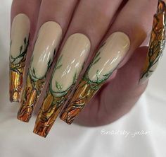 Green Gold Acrylic Nails, Nail Ideas Green And Gold, Elven Nails, Greek Mythology Nails, Goddess Nails Designs, Vine Nails, Aphrodite Nails, Greek Goddess Nails, Earthy Nails Acrylic