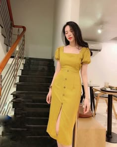 Gaun Koktail, Myanmar Dress Design, Korean Fashion Dress, Elegant Dresses For Women, Frock Design, Fashion Attire, Casual Style Outfits, Classy Dress, Model Dress