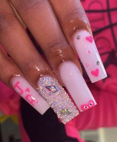 Pink Birthday Sets Nails, Pink And White Nails With Initial, Short Acrylic Nails Designs Charms, Long Simple Nail Designs, Pretty Nail Ideas Acrylic Square, Loser Lover Acrylic Nails, Pink Nails Birthday Set, Nail Designs With Letters, Pink Acrylic Birthday Nails