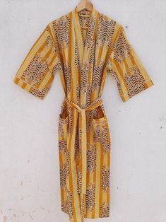 Cotton Gown, Unique Gift, Bridesmaid Dress, Kimono Dressing Gown, Loungewear Yellow Cotton Wedding Dress, Kimono Dressing Gown, Kimono Japanese, Cotton Gowns, Kimono Robes, Long Gown Dress, Printed Robe, Party Kleidung, Tiger Design