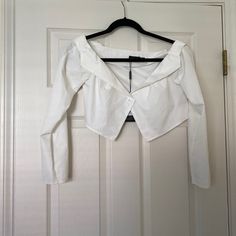 Nwt - Pretty Little Thing - White Collared Button-Down Crop Jacket. Size 6. Off The Shoulder Style With Single Button Closure In Front. Offers And Bundles Welcome. Cotton Long Sleeve Blazer For Day Out, Fall Cropped Blouse With Buttons, Cropped Fall Blouse With Buttons, Cropped Button Blouse For Fall, Cropped Blouse With Buttons For Fall, White Collared Blazer With Buttons, Corset Blazer, Oversized Puffer Coat, Long Teddy Coat