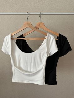 Top Blanco Aesthetic, Backless Top, Girly Pictures, Soft Black, Girly Outfits, Fashion Sexy, Dream Clothes, Get Dressed, Perfect Outfit