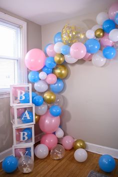 balloon arch for a baby's first birthday party