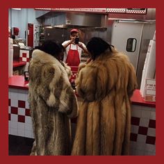 Dani California, Mob Wives, Fur Coats, Fur Fashion, Black Culture, Mode Inspiration, Looks Vintage, Faux Fur Coat, Look Cool