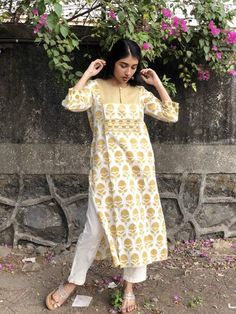 Kurtas For Women, Smart Casual Women, Kurta Patterns, Pattern Dress Women