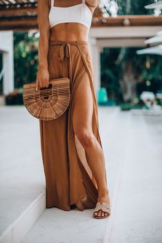 Summer vacation vibes Vacation Daytime Outfits, Women’s Dinner Outfit, Puerto Rico Outfits What To Wear Vacation, Domican Republic Vacation Outfits, Pool Day Outfit Casual Summer, Beach Hippie Outfit, Mexico City Outfit Ideas, Vacation Outfits Tropical, Hotel Wardrobe