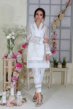 Elegant Designer Chikankari Embroidery Pant Set, Elegant Designer Pant Set With Chikankari Embroidery, Elegant Chikankari Embroidered Pant Set, Eid Wedding Pant Set With Intricate Embroidery, Elegant Pant Set With Resham Embroidery For Weddings, Wedding Semi-stitched Chikankari Pant Set, Elegant Georgette Pant Set For Wedding, Wedding Pant Set With Resham Embroidery In Georgette, Elegant Resham Embroidery Pant Set For Eid