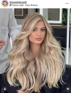 Summer Blonde Hair, Cute Hair Colors, Long Silky Hair, Hair Due, Blonde Hair Inspiration, Blonde Hair Shades, Bleach Blonde, Chic Hairstyles, Hair Inspo Color